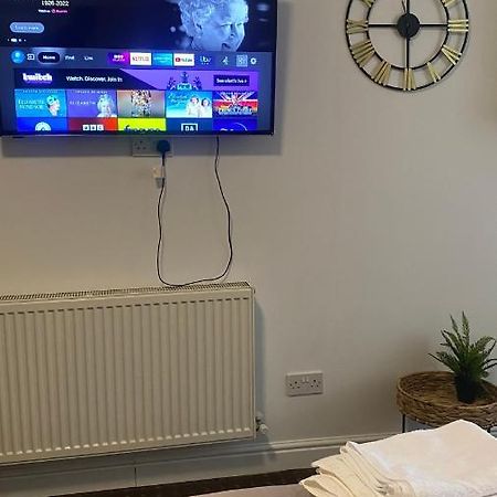 Bv Comfy Studio At Deighton Huddersfield Extérieur photo