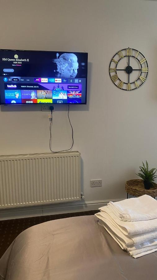 Bv Comfy Studio At Deighton Huddersfield Extérieur photo