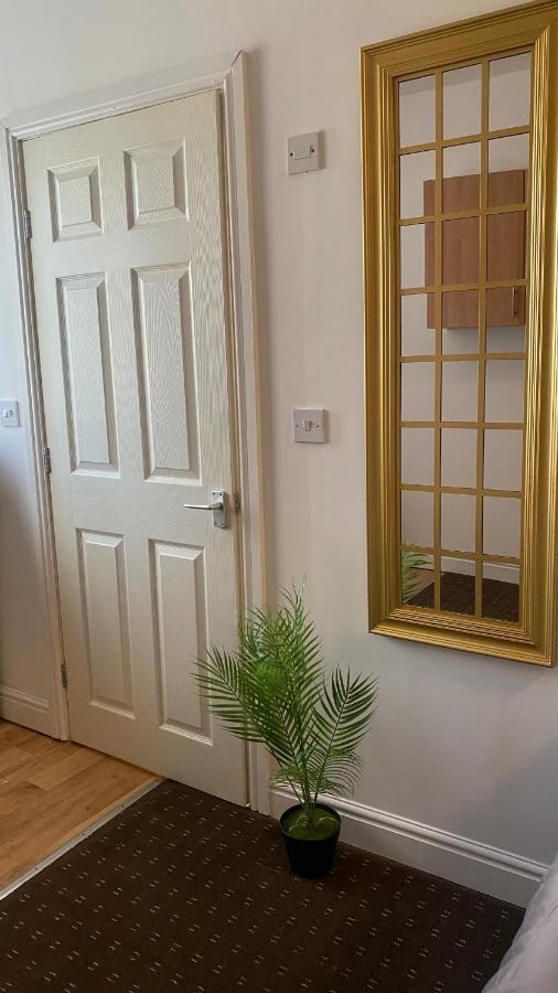 Bv Comfy Studio At Deighton Huddersfield Extérieur photo