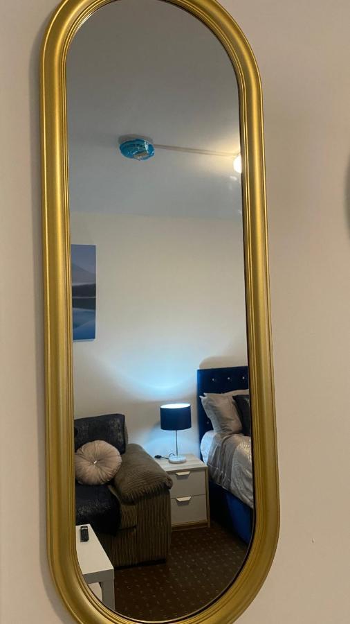 Bv Comfy Studio At Deighton Huddersfield Extérieur photo