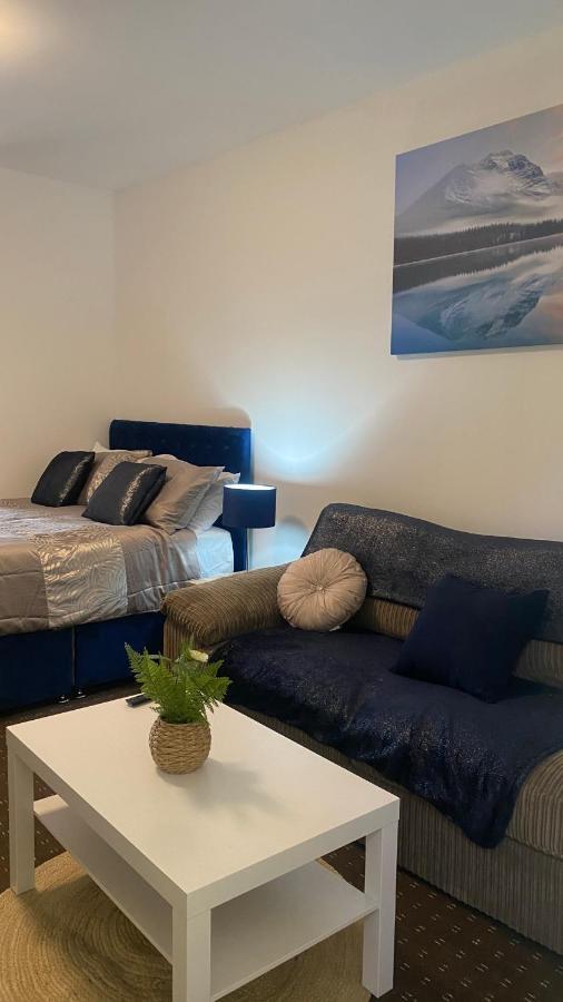 Bv Comfy Studio At Deighton Huddersfield Extérieur photo