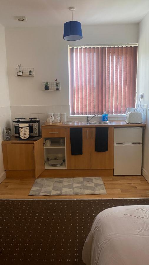 Bv Comfy Studio At Deighton Huddersfield Extérieur photo